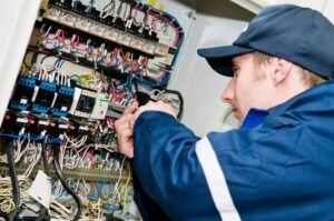 Electrician jobs with visa sponsorship UK